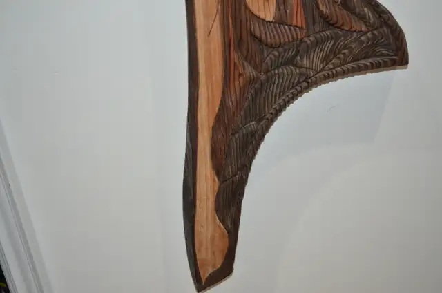 LARGE CARVED EAGLE WOOD WALL HANGING ART PIECE 51" TALL in Arts & Collectibles in Mississauga / Peel Region - Image 6