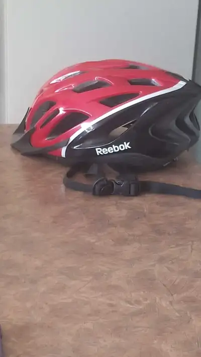 Reebok Adult Cycling Helmet In Excellent Condition, View more