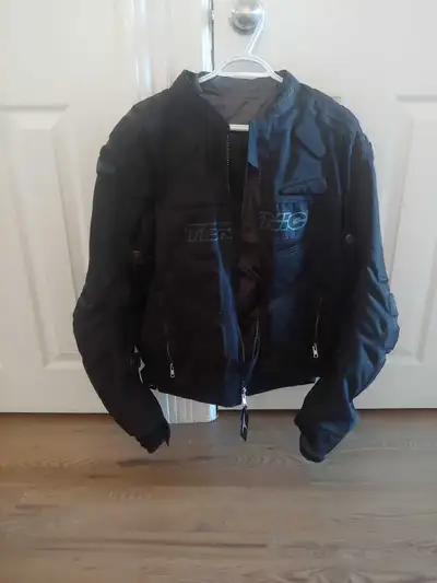 Excellent condition! Harldy used. Size 44 jacket and size L gloves included