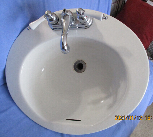 Oval Solarware Steel Sink in Plumbing, Sinks, Toilets & Showers in Kingston