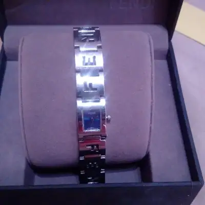 Authentic FENDI Watch Montre Fendi Excellent Condition, View more