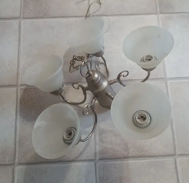 5-Light Brushed Nickel Chandelier – Frosted Glass $15 in Indoor Lighting & Fans in Kitchener / Waterloo - Image 5