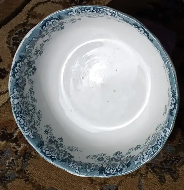 Winkle Stoke England Blue & White Glazed Pottery Chamber Set in Arts & Collectibles in London - Image 10