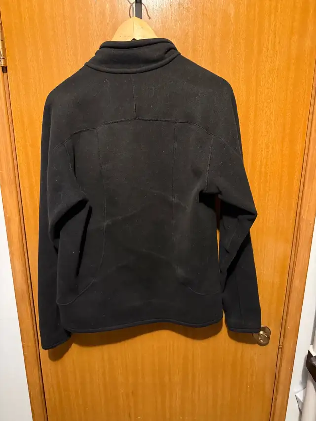Patagonia Fleece Jacket in Women's - Tops & Outerwear in Calgary - Image 5
