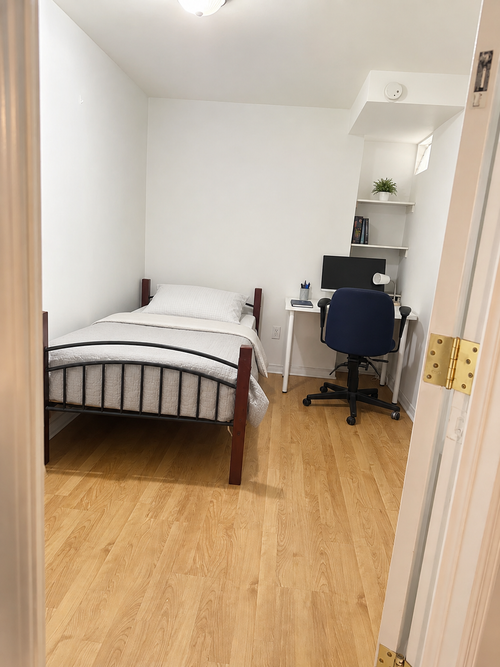This private, single-occupancy room is located just a few minutes’ walk from the York University bui...