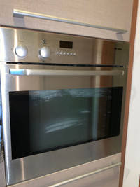 Miele 27" wall oven, stainless, convection, great condition . se