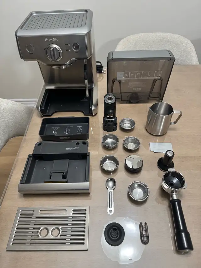 Breville the Duo-Temp™ Pro espresso machine in Coffee Makers in Oakville / Halton Region - Image 2