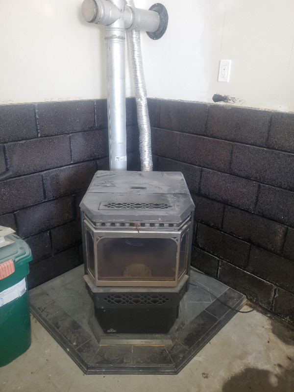 Napoleon Pellet stove in Heating, Cooling & Air in Cole Harbour - Image 2