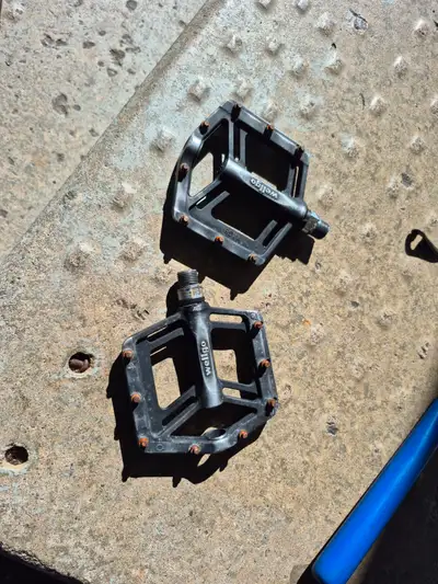 Wellgo metal platform bicycle pedals, View more