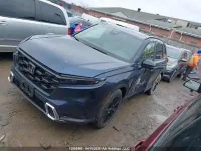 2026 Honda CR-V Touring Hybrid AWD with 42,883 km. This top-trim Touring Hybrid pairs an efficient 2...