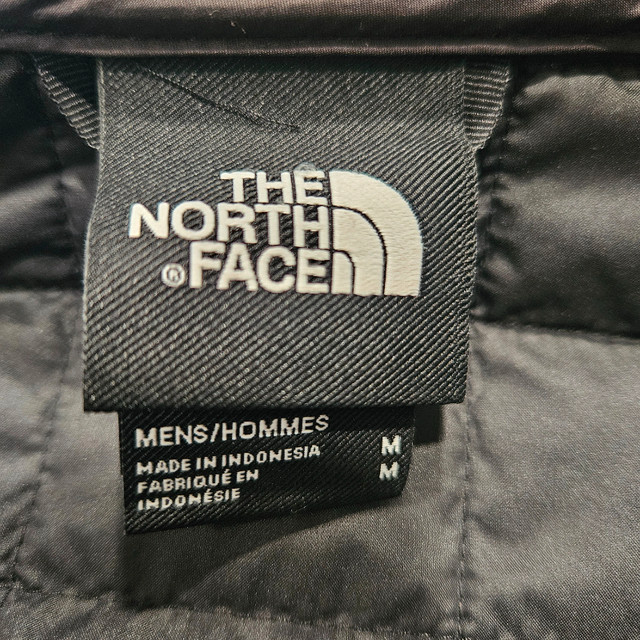North Face Winter Jacket Men's Medium in Men's in Swift Current - Image 4