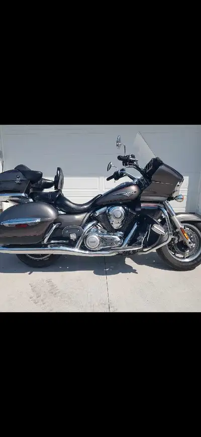 2012 KAWASAKI VULCAN VOYAGER 1700. BIKE RUNS EXCELLENT AND HAS BEEN VERY WELL MAINTAINED. HAS NEW FO...
