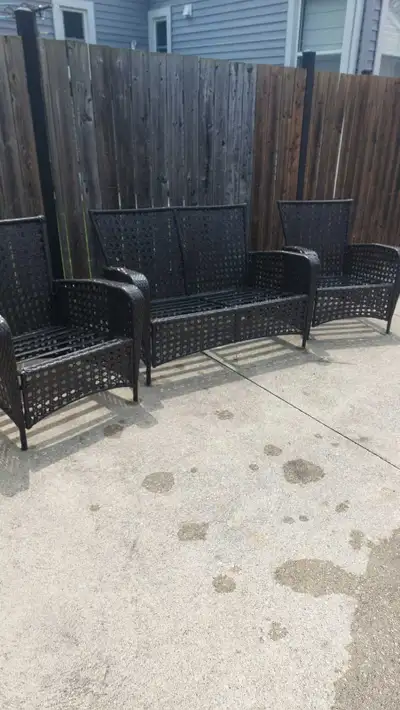 wicker patio set (free delivery), View more