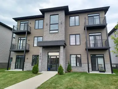 Grand logement 4 1/2 à louer à Farnham 1er septembre