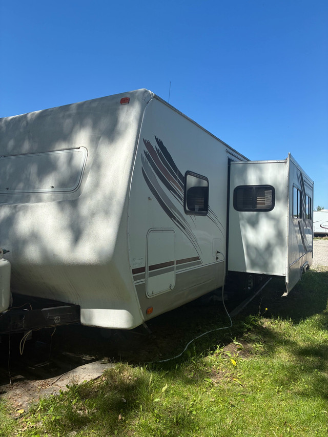 32 ft travel trailer in Travel Trailers & Campers in Calgary
