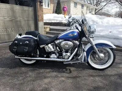 One owner, well maintained 2010 Deluxe in white/blue ice pearl paint. - Chrome front end kit. - Chro...