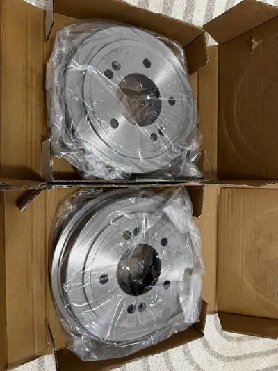 CMX Rear Brake Drums Set (Hyundai / Kia) – NEW (PAIR) Price: 60 CAD (for pair) Condition: New Set of...