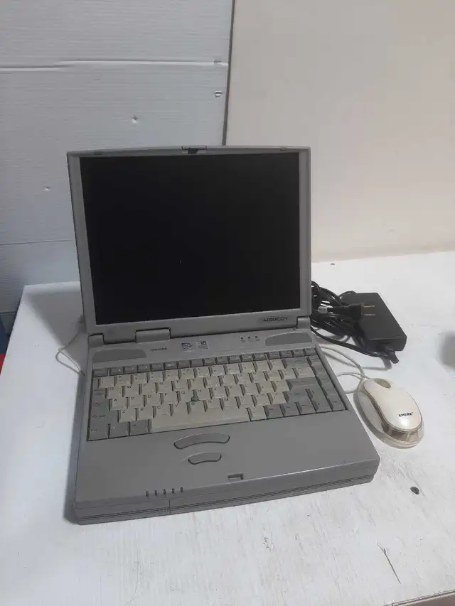 Toshiba Satellite Pro 4020CDT in Laptops in City of Montréal - Image 3