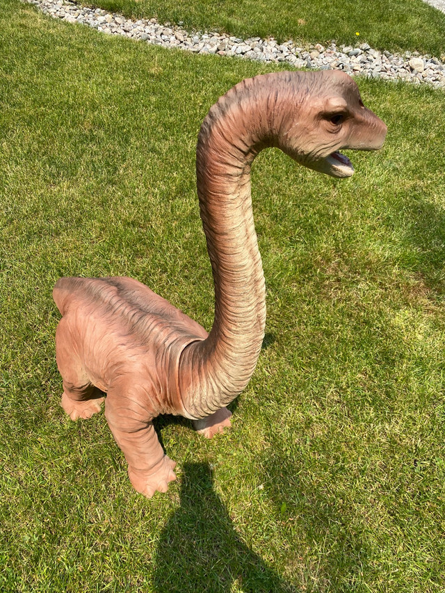Dinosaur statue  in Arts & Collectibles in Markham / York Region - Image 4