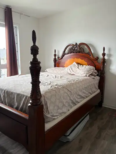 Set de chambre complet en vrai bois vernis, View more