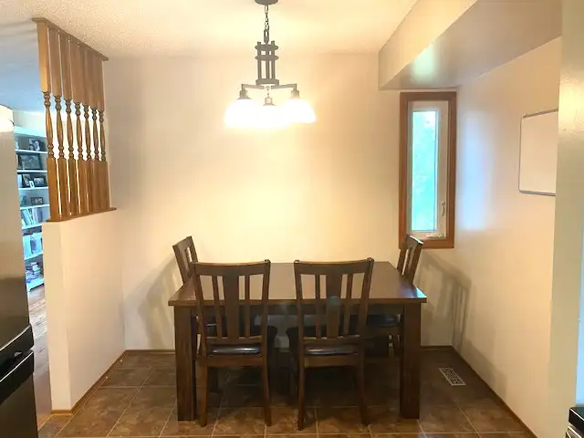 House for Rent 3 bed 2 ba Fenced in yard Great school catchment in Long Term Rentals in Winnipeg - Image 11