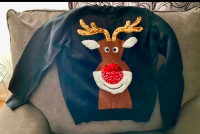 Reindeer holiday sweater small $5