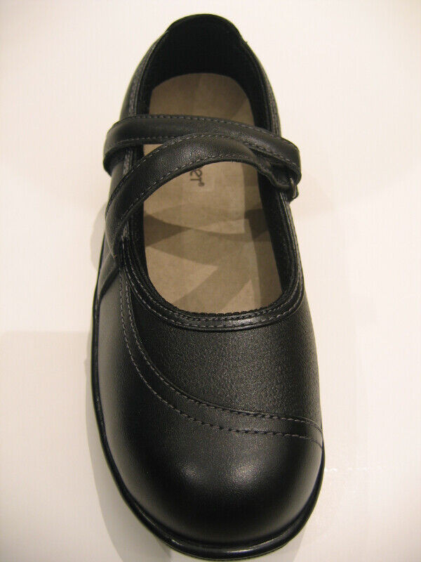 WOMEN'S NEW "ORTHOFEET" SHOES 7.5WW in Women's - Shoes in Hamilton - Image 2