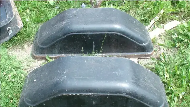 Squarebody Parts in Other Parts & Accessories in Hamilton - Image 7