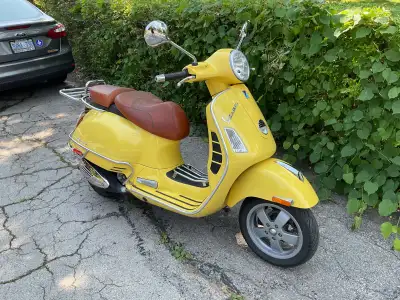 One owner from new, never dropped, well maintained. Runs like new. Factory optional leather seats. C...