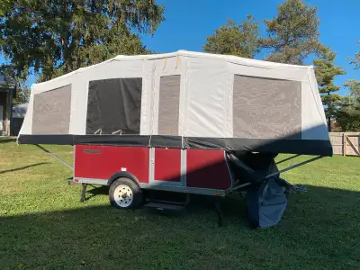 2012 Livin Lite Quicksilver Camper Trailer 10 ft aluminum camper, with 2 queen beds Kitchen table, s...