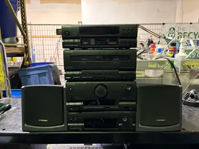- Pioneer SX-P720 Audio System As Is - The clock appears on the screen but it doesn’t power up