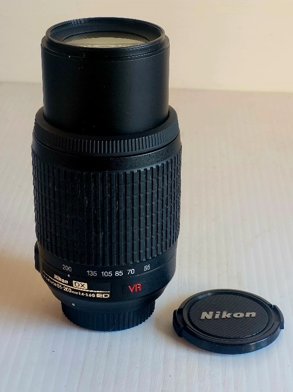 Nikon Nikkor AF-S DX VR 55-200mm F/4 5.6 ED Zoom Lens  dans Appareils photo et caméras  à Ville de Montréal - Image 2