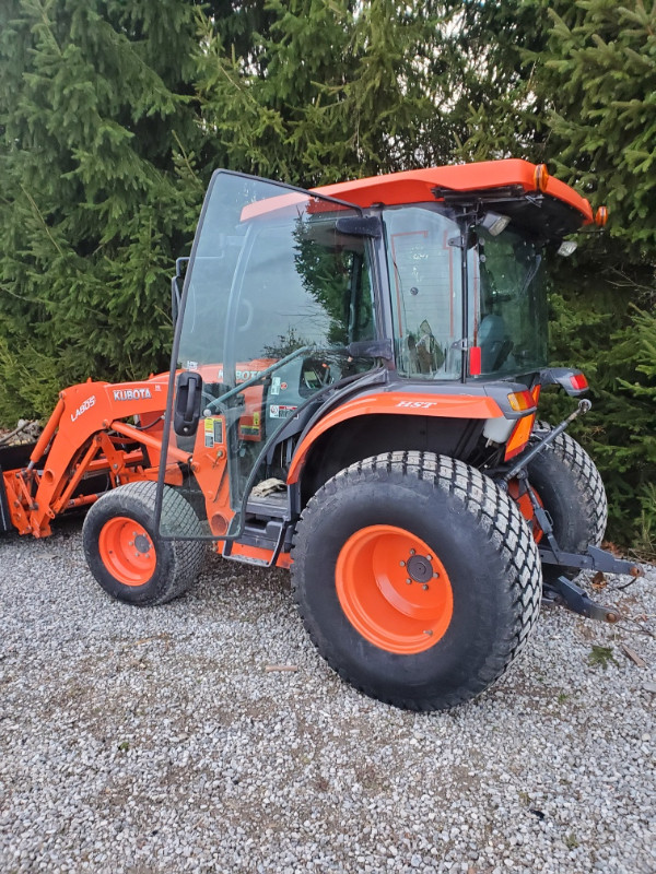 2019 Kubota L3560 HST 4x4 loader 400 hrs$40,000 in Heavy Equipment in Hamilton - Image 2