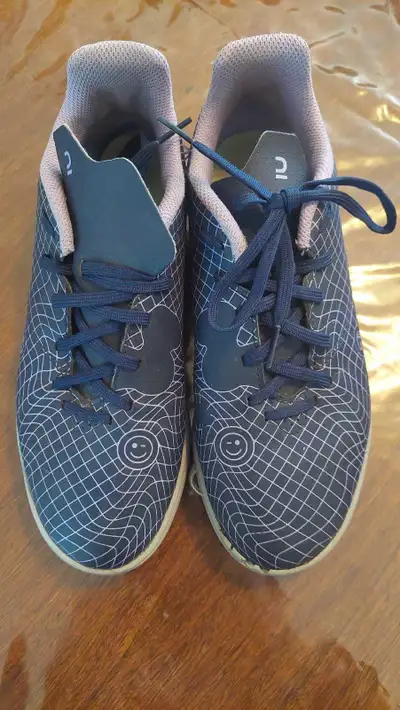 Kipsta indoor soccer shoes for teemz, View more