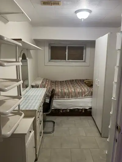 A Furnished room All-inclusive 5 minutes to Seneca College ( Newham Campus) Don Mills& Finch area 1...