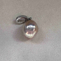Openable buckle Baroque pearl pendant