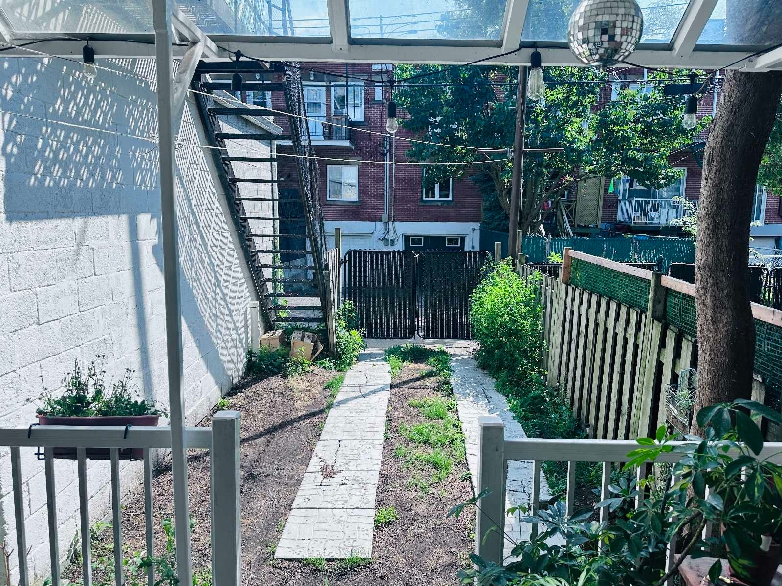 Magnifique 3 1/2 au rez-de-chaussé dans le quartier Rosemont — photo 1