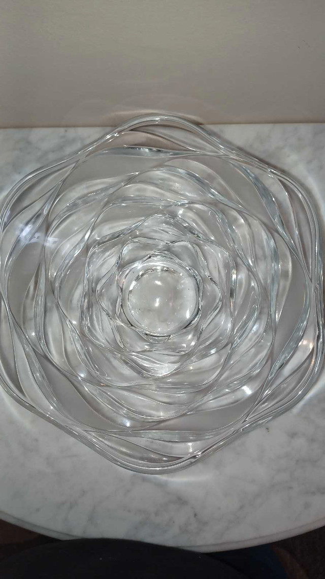 VINTAGE Cristal D'Arques Crystal Wave Bowl Crescendo 11.75" D in Arts & Collectibles in Calgary - Image 3