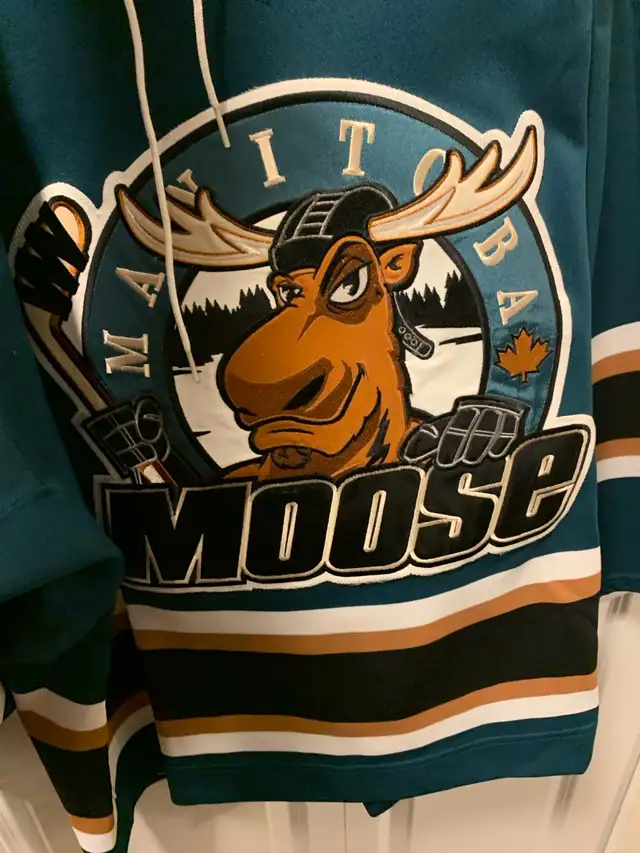 Vintage Reebok Manitoba Moose Jersey in Hockey in Burnaby/New Westminster - Image 6