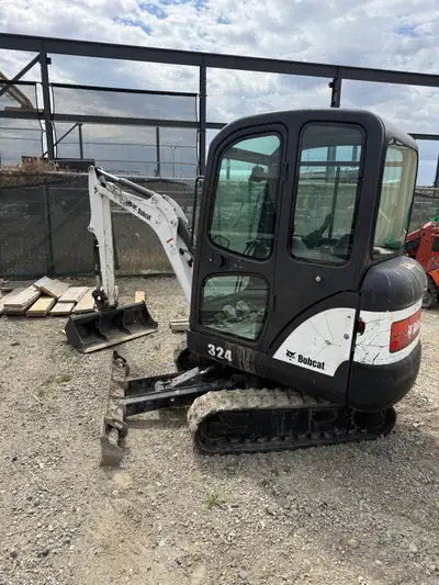 2013 Bobcat 324 Mini Excavator 1127 hours Enclosed cab Extendable tracks Clean, well maintained mach...