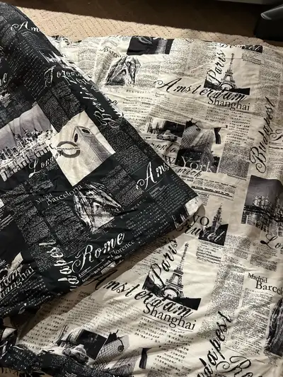 Reversable King size comforter, View more