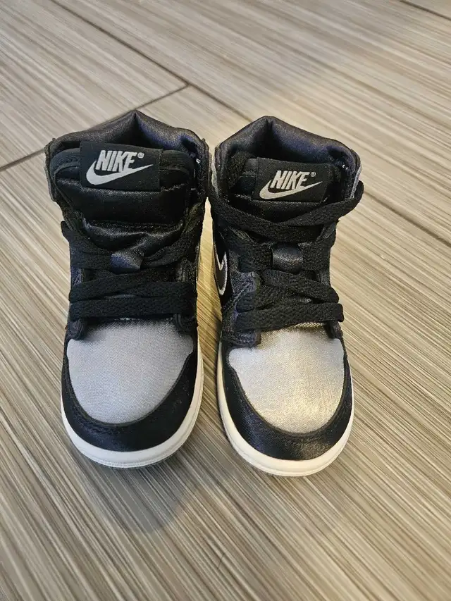 Jordan toddler shoes size 6 bnib in Clothing - 2T in Calgary - Image 3