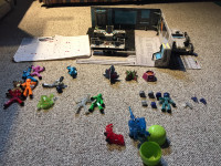 VGUC Stick-Bots Lot with Play-Set and Figures