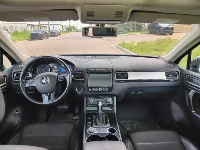 2016 Volkswagen Touareg- Fully Loaded  in Cars & Trucks in Edmonton - Image 8