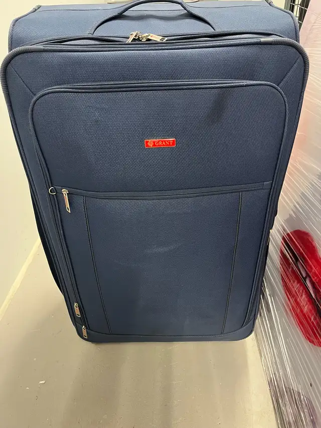 Grant Luggage in Bags & Luggage in City of Toronto - Image 2