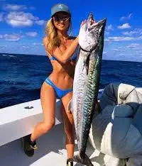 looking for female fishers, 521683326416332801