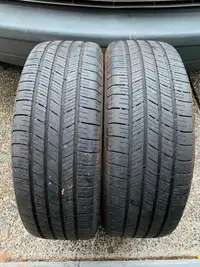 Pair of 225/65/17 M+S Michelin Defender T+H with 50% tread