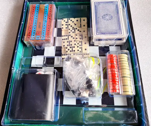 Brand New Game Parlor  Backgammon, Dominoes, Chess in Hobbies & Crafts in City of Toronto - Image 4