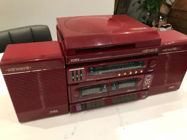 Vintage Rare YORX Newave Turntable Stereo System Dual Cassette in Stereo Systems & Home Theatre in City of Toronto - Image 2