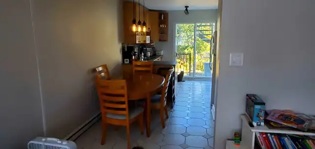 5 1/2 avec garage et cour arrière privé  in Long Term Rentals in City of Montréal - Image 3